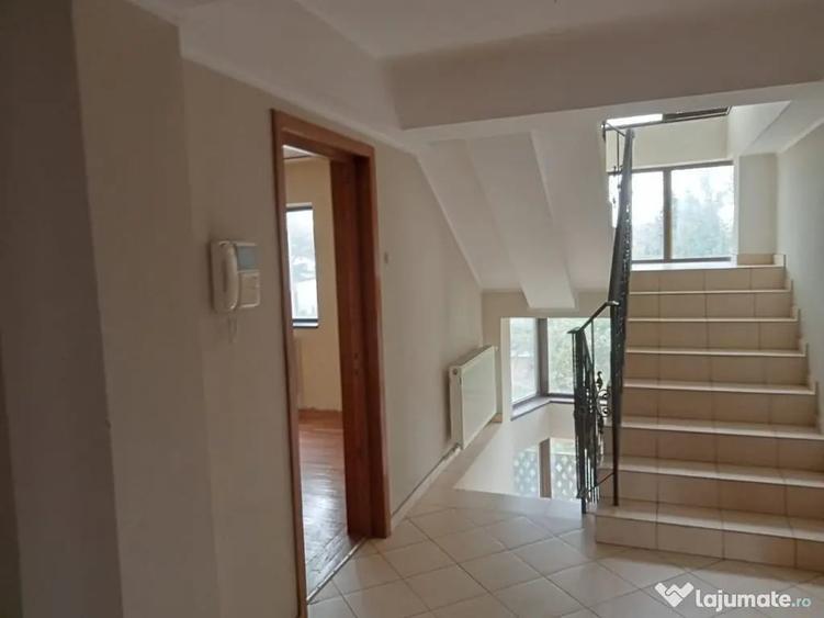Casă cu 4 camere cu Teren 500 Mp în Bd. Coșbuc