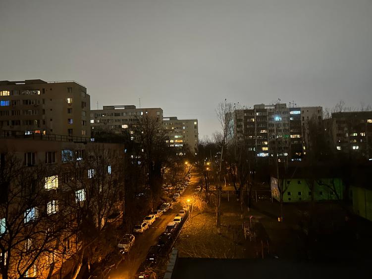 Apartament cu 4 camere decomandat, mobilat în Drumul Taberei