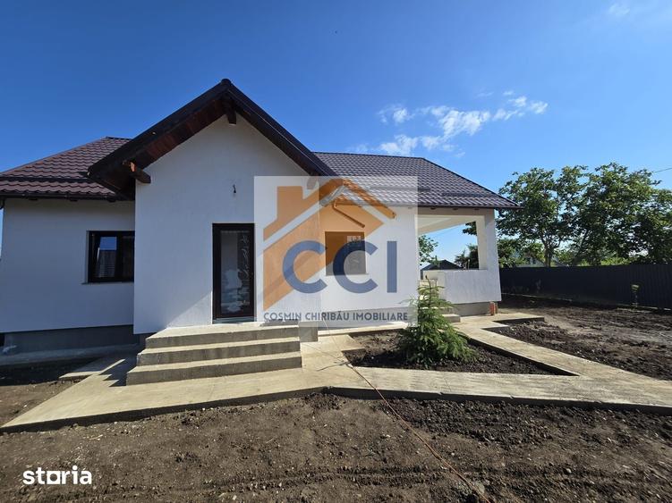 Casă cu 3 camere cu Teren 590 Mp în Sărata