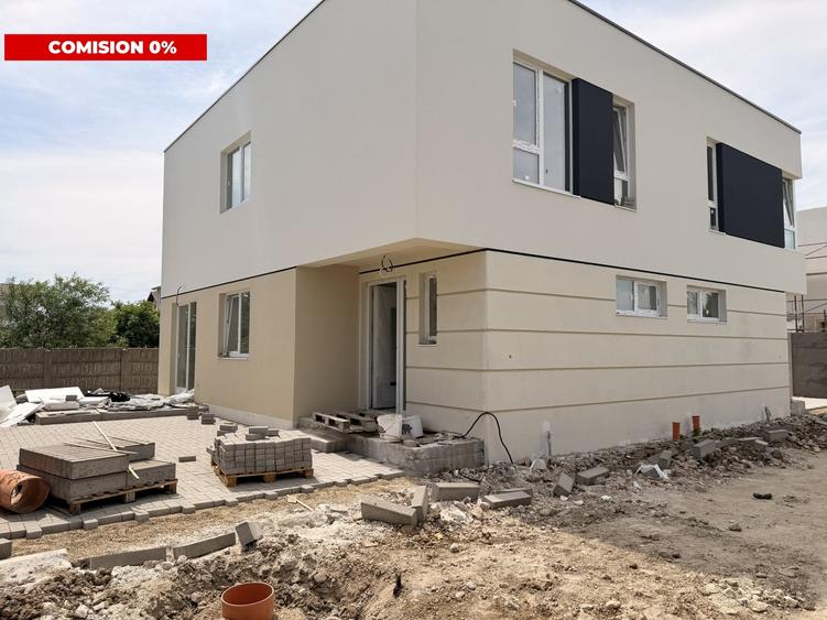 Duplex cu 4 camere cu Canalizare în Giroc