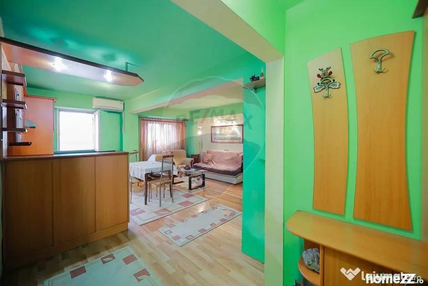 Apartament cu 4 camere decomandat în Rogerius