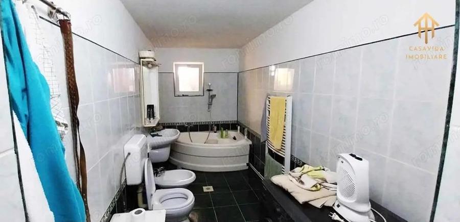 Apartament cu 4 camere decomandat în Central