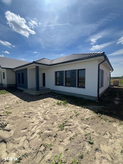 Casă cu 3 camere cu Teren 450 Mp în Burdea