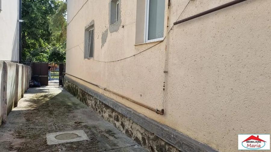 Casă cu 3 camere în Semicentral