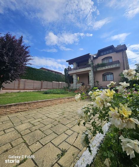 Casă cu 4 camere decomandat cu Teren 514 Mp în Iorga