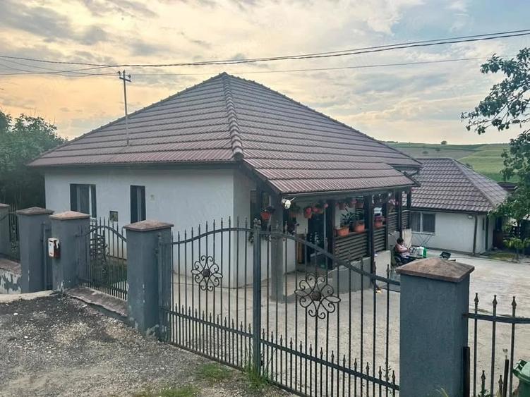 Casă cu Teren 15 Mp în Popeni