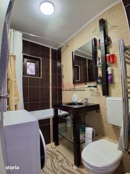 Apartament cu 2 camere decomandat în Văcăresti