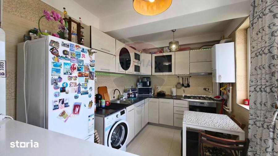 Apartament cu 3 camere semidecomandat în Eminescu