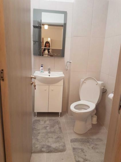 Garsonieră decomandată în Roșu