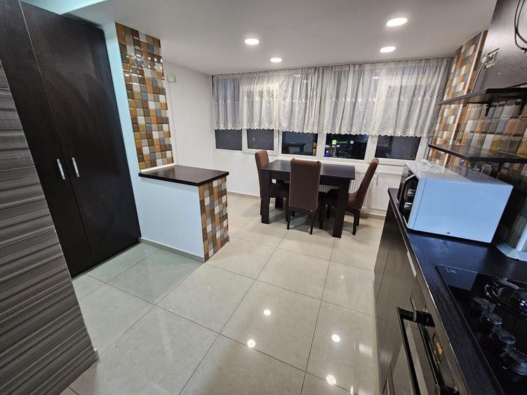 Apartament cu 3 camere, mobilat în Decebal