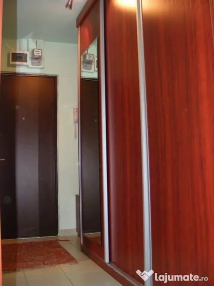 Apartament cu 2 camere semidecomandat în Giurgiului