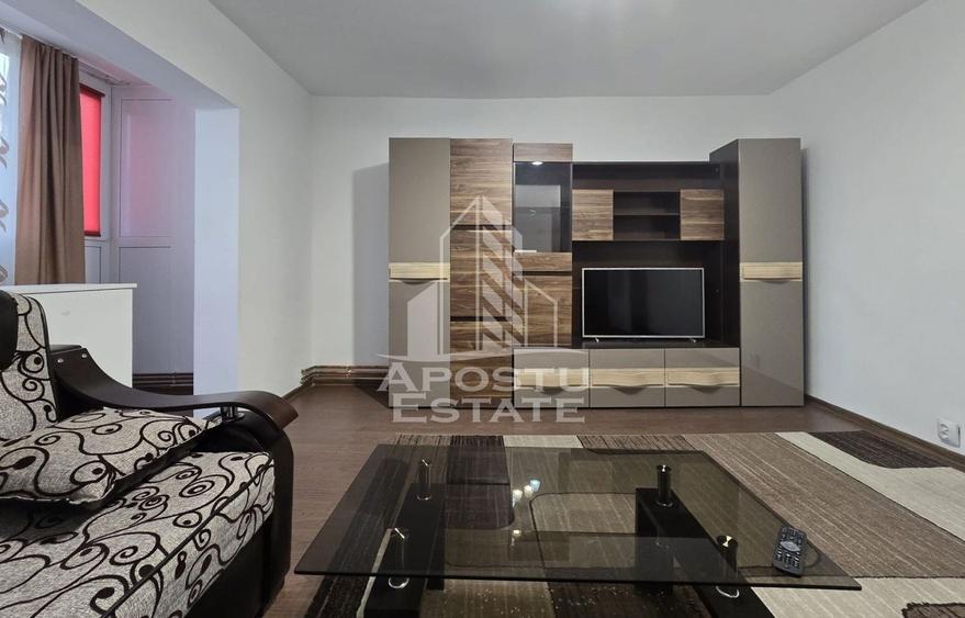 Apartament cu 4 camere decomandat, mobilat în Lipovei
