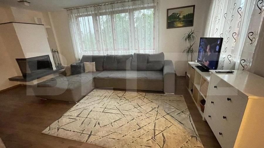 Casă cu 8 camere cu Teren 3500 Mp în Central