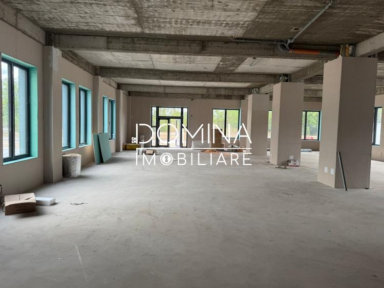 Spațiu comercial, de 350 mp, în Nord
