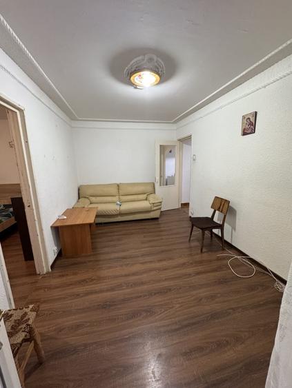 Apartament cu 2 camere semidecomandat în Malu Roșu