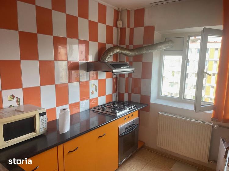 Apartament cu 3 camere decomandat, mobilat în Rahova