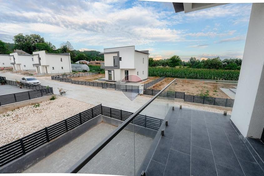 Casă cu Teren 181 Mp în Budeasa