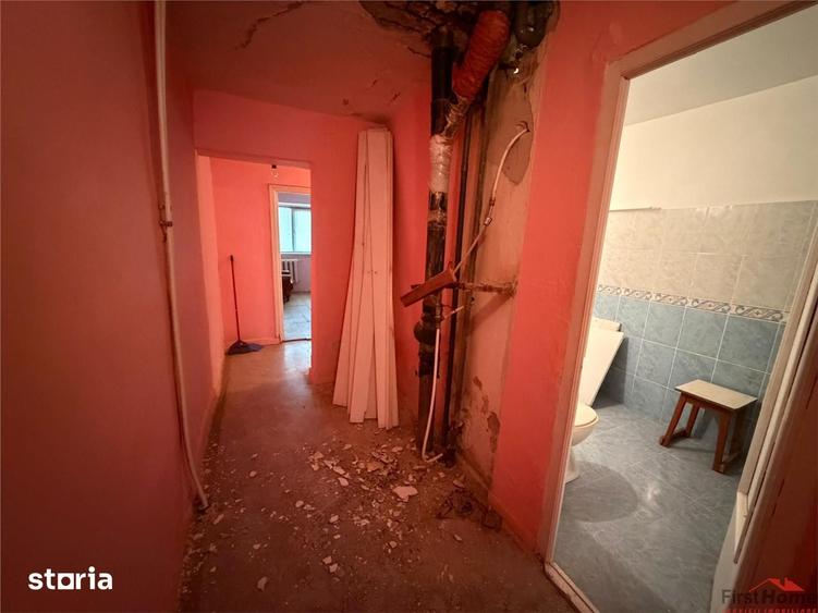 Apartament cu 4 camere decomandat în Central