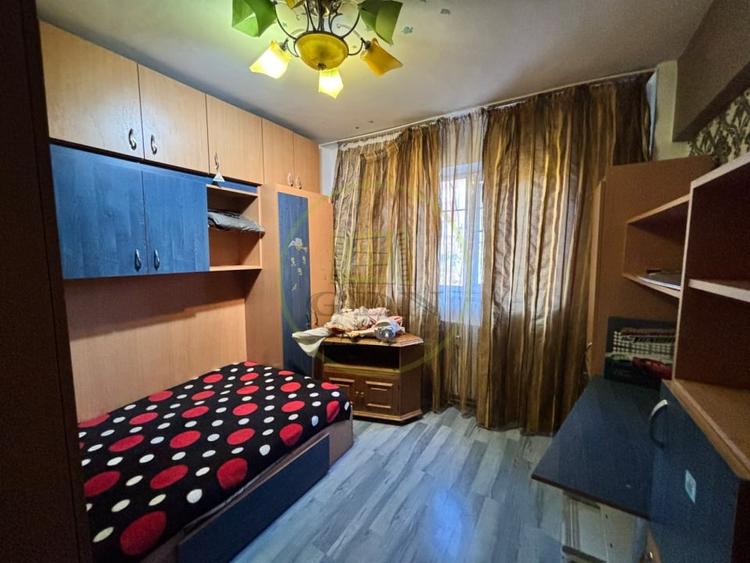 Apartament cu 4 camere semidecomandat, mobilat în Lăpuș