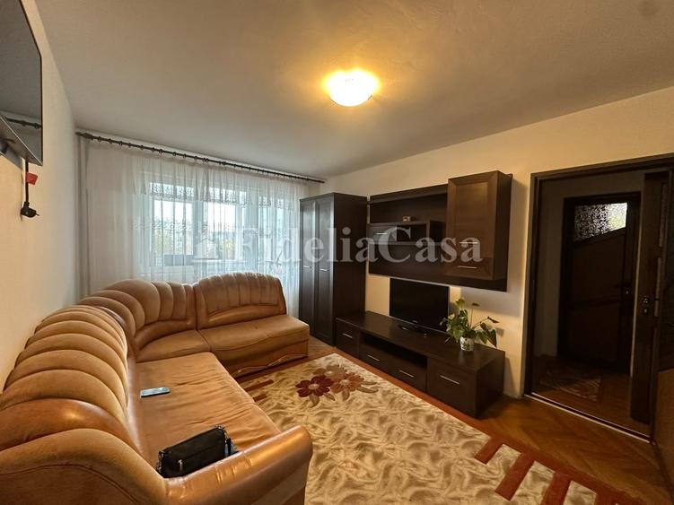 Apartament cu 2 camere decomandat în Podu Roș