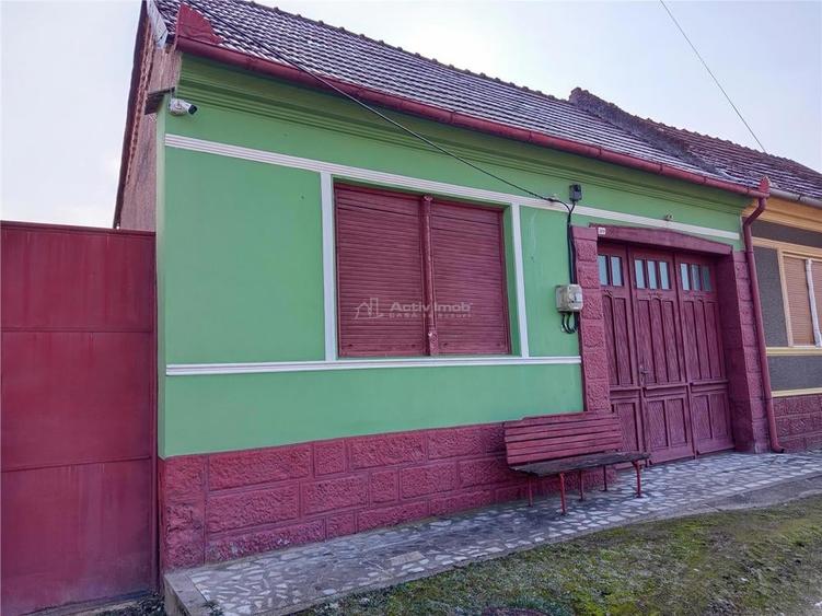 Casă cu Teren 1439 Mp în Ciclova Română