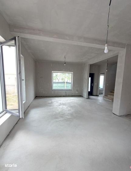 Casă cu 3 camere cu Teren 540 Mp în Vladimirescu