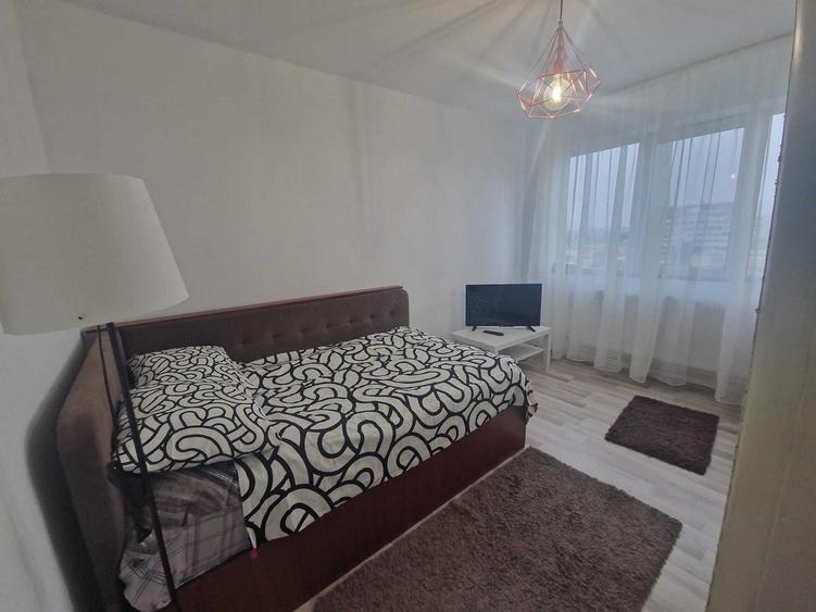 Apartament cu 2 camere semidecomandat în Sărari