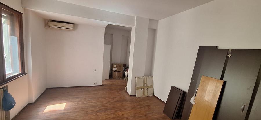 Garsonieră semidecomandată în Calea Victoriei