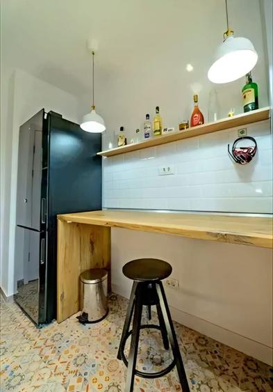 Apartament cu 3 camere semidecomandat în Tomis II