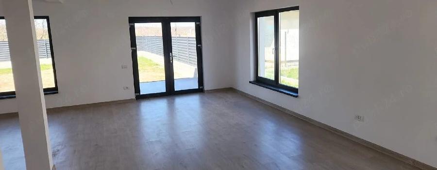 Casă cu 4 camere cu Teren 1500 Mp în Moșoaia