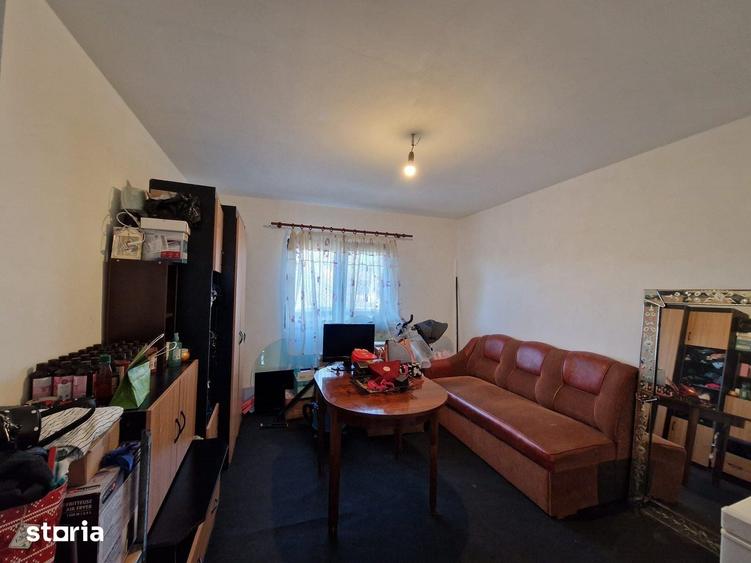Casă cu 5 camere cu Teren 912 Mp în Central