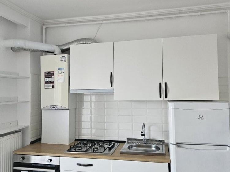 Apartament cu 3 camere decomandat în Bucureștii Noi — fotografia 1