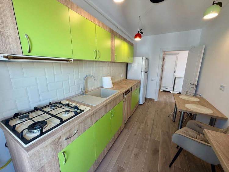 Apartament cu 3 camere decomandat, mobilat în Cristian