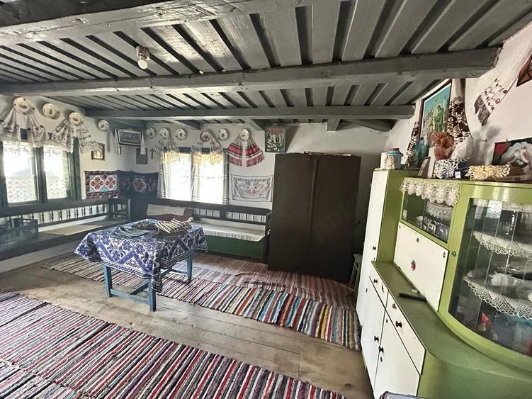 Casă cu 2 camere cu Teren 815 Mp în Mărișel