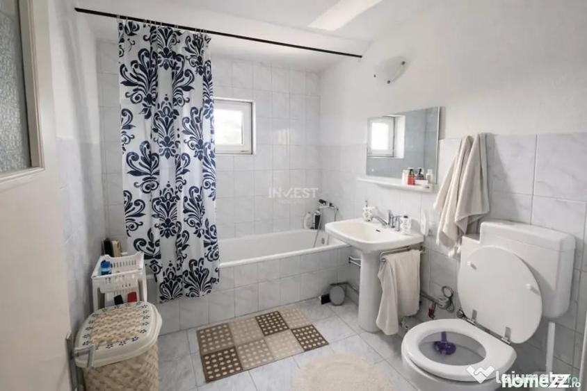 Apartament cu 3 camere decomandat în Nicolina