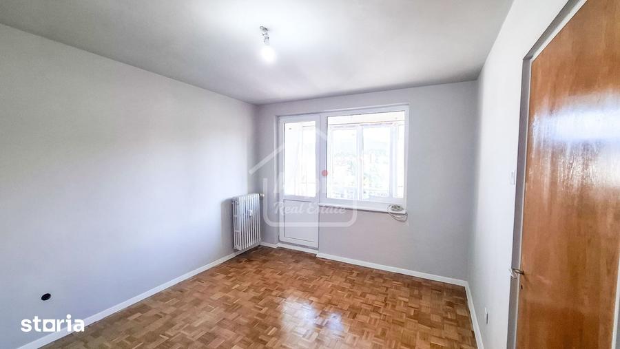 Apartament cu 2 camere semidecomandat în Centrul Civic