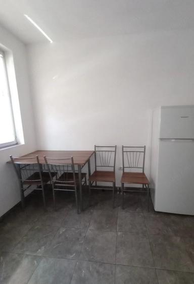 Apartament cu 2 camere decomandat în Florești