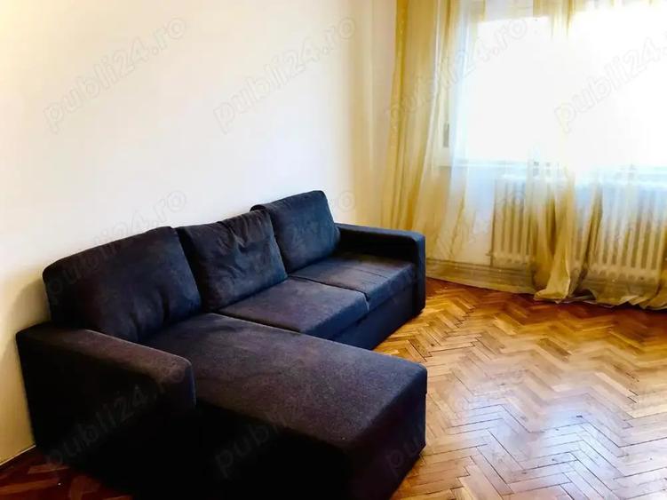 Apartament cu 4 camere decomandat, mobilat în P-ța Unirii