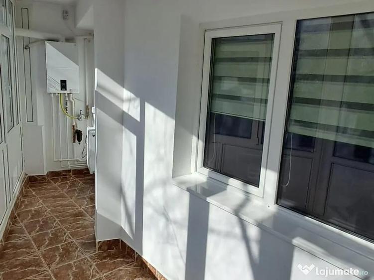 Apartament cu 3 camere decomandat în Micro 17
