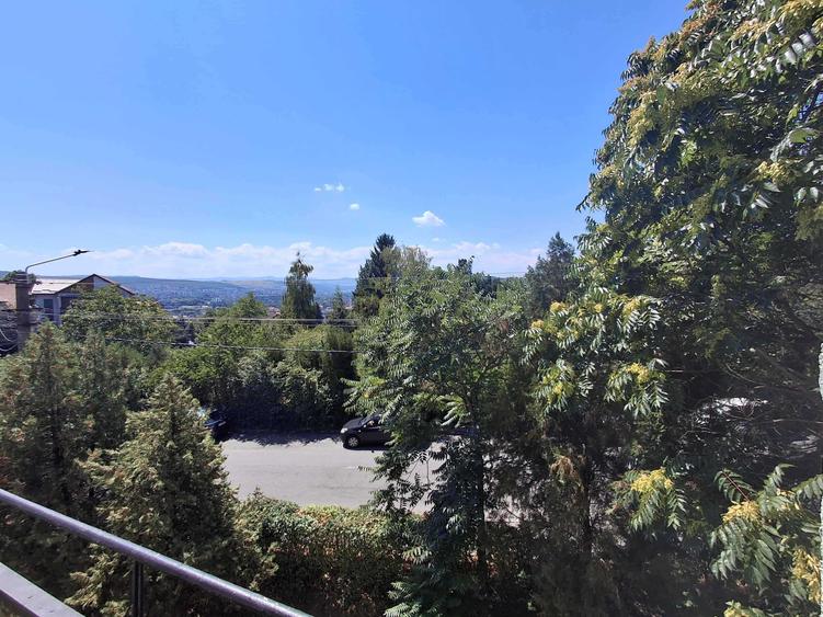 Apartament cu 2 camere decomandat în Gruia