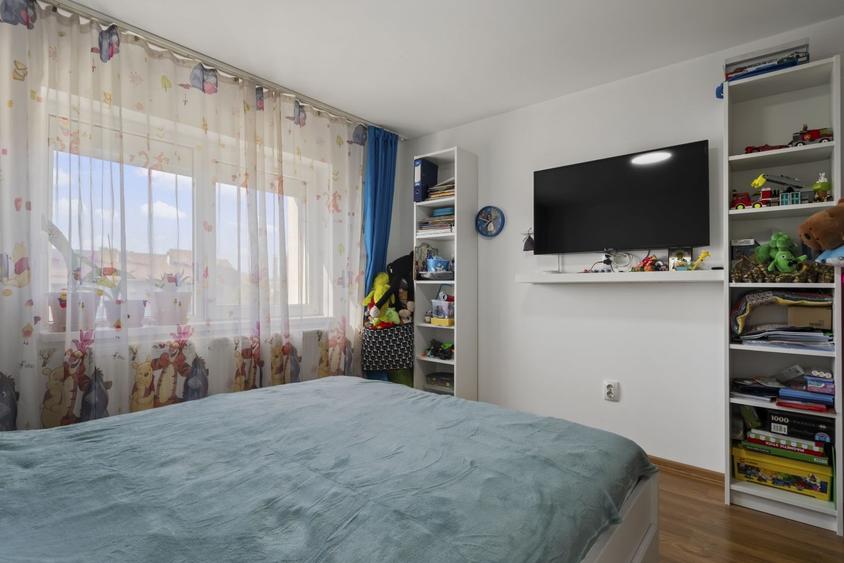 Apartament cu 4 camere decomandat în Ghermănești