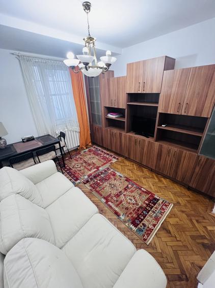Apartament cu 3 camere decomandat, mobilat în Floreasca