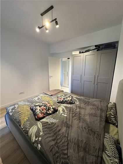 Apartament cu 2 camere semidecomandat, mobilat în Titan