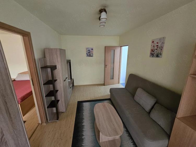 Apartament cu 2 camere semidecomandat în Girocului