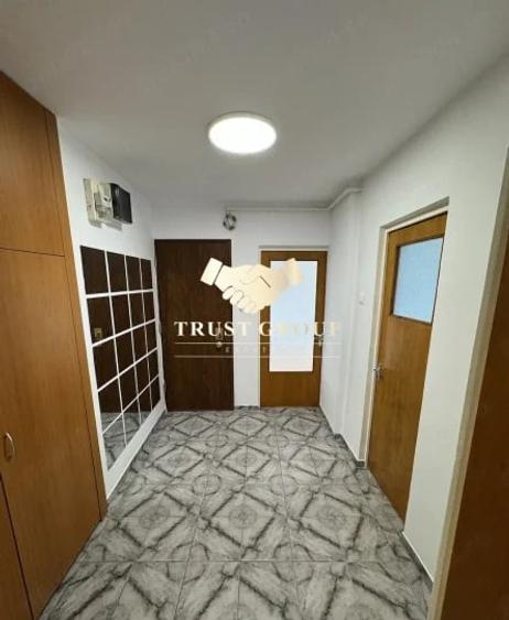 Apartament cu 3 camere decomandat în Drumul Taberei