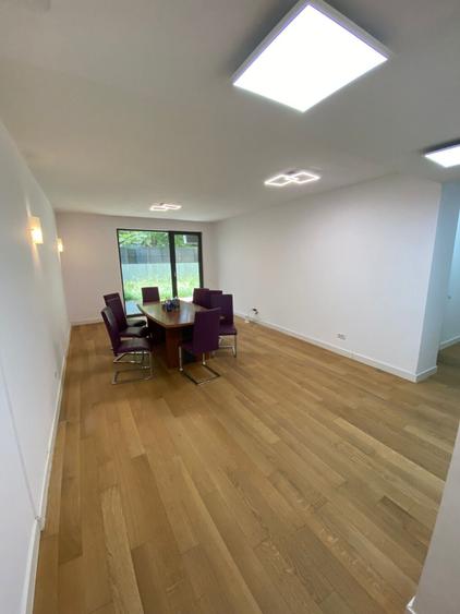 Apartament cu 4 camere decomandat în Națiunile Unite