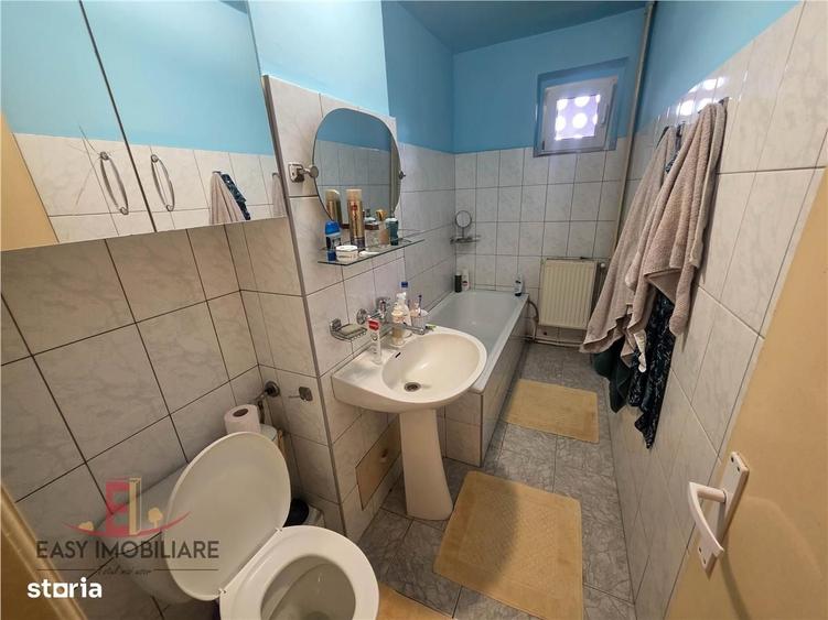 Apartament cu 4 camere în Lefaia