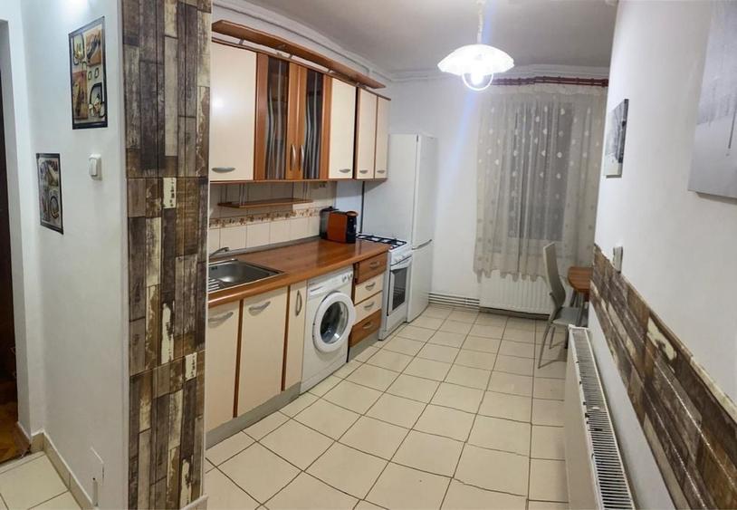 Apartament cu 3 camere în Pandurilor