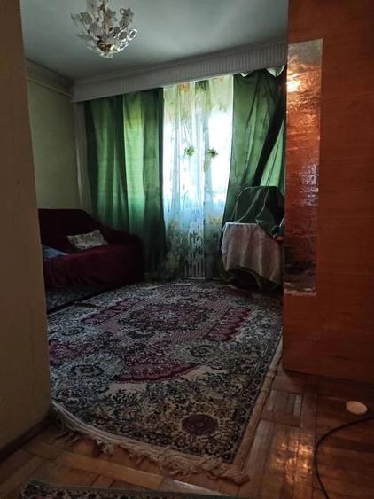 Apartament cu 3 camere decomandat în Eremia