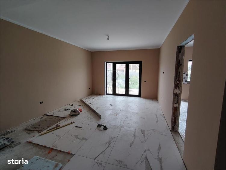 Casă cu 4 camere în Central